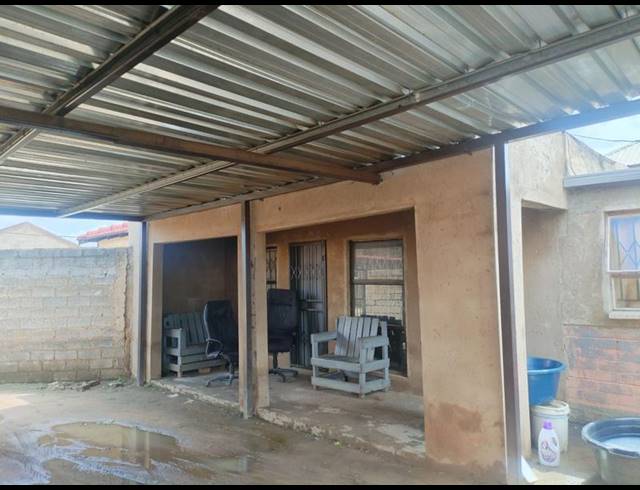 7 BEDROOM HOUSE FOR SALE IN NELLMAPIUS EXT 4